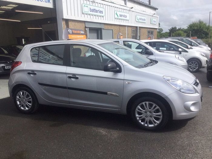 Hyundai i20 1.2 Classic 5dr**Low Mileage**Family Owned**Air Con**Elect Windows**Low Road Tax** Hatchback Petrol Silver